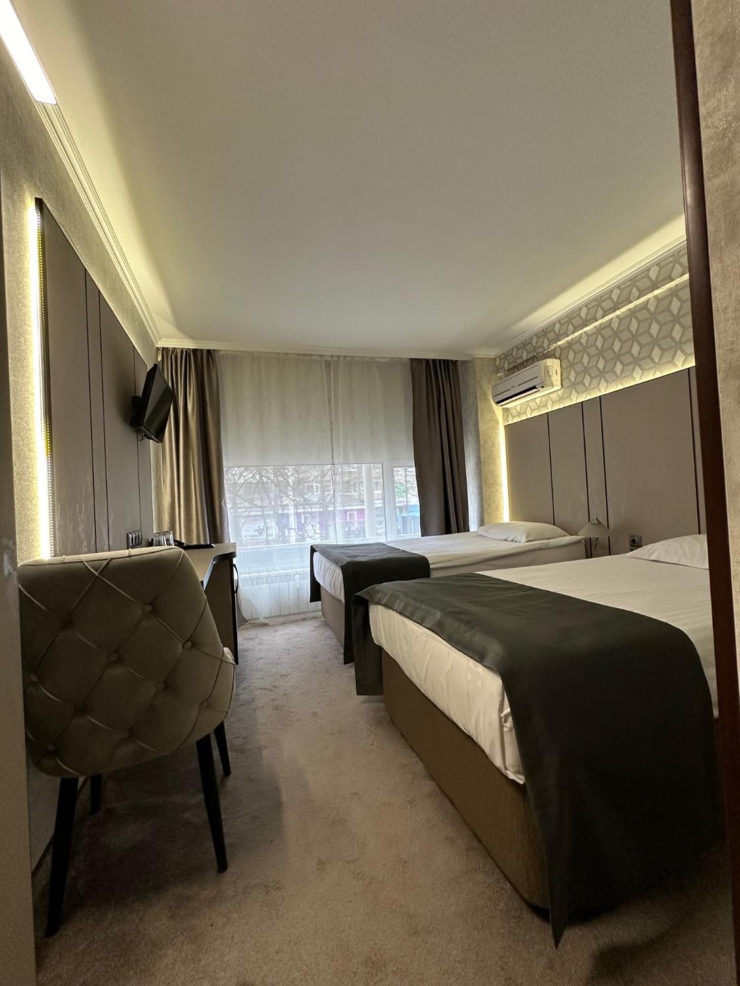 Hotel Cosmos